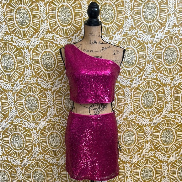 NWT Lulu’s Come My Way Magenta Sequin One-Shoulder Two-Piece Mini Dress size M - Picture 6 of 13